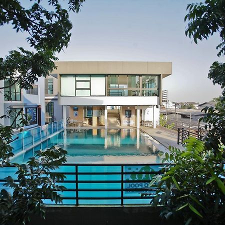 Fullrich Residence Bangkok Exterior photo